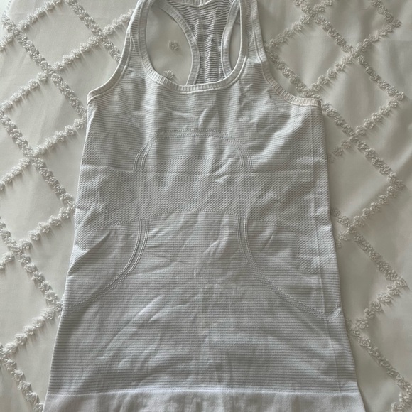 Lululemon Swiftly Tech Racerback Tank - Picture 2 of 2